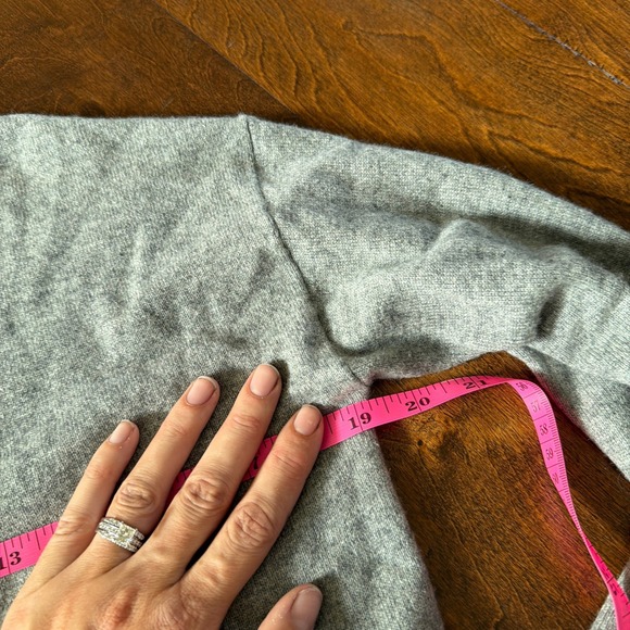 Everlane Gray 100% Cashmere Crew Neck Long Sleeve Sweater XS Classic Capsule - Picture 6 of 9